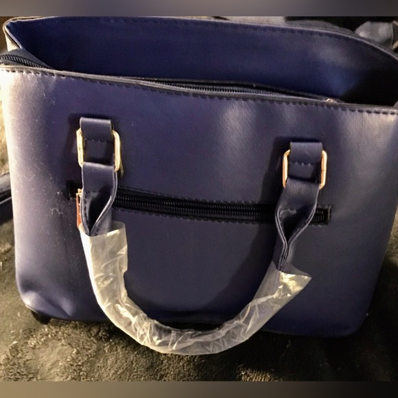 Dark blue Danbaoly purse with 18kt gold plated necklace and Hematite earrings - Picture 9 of 10